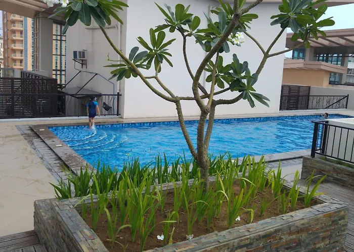 En Thuis - Mckinley Hill, Taguig Apartment *