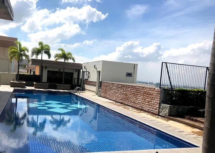 Apartment En Thuis - Mckinley Hill, Taguig Manila