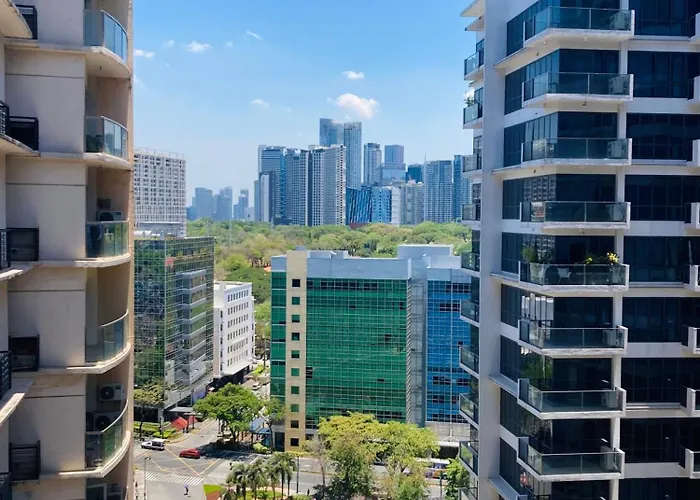 Apartment En Thuis - Mckinley Hill, Taguig *