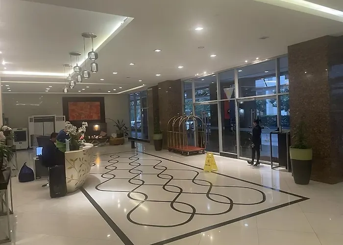 En Thuis - Mckinley Hill, Taguig